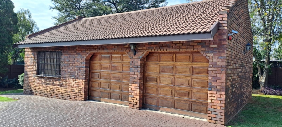 4 Bedroom Property for Sale in Brackenhurst Gauteng
