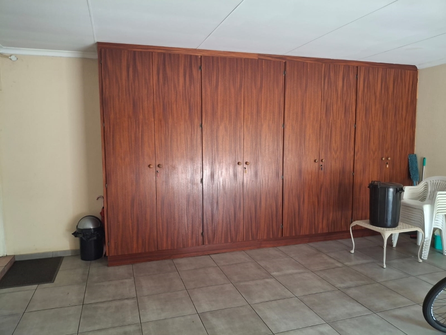 4 Bedroom Property for Sale in Brackenhurst Gauteng