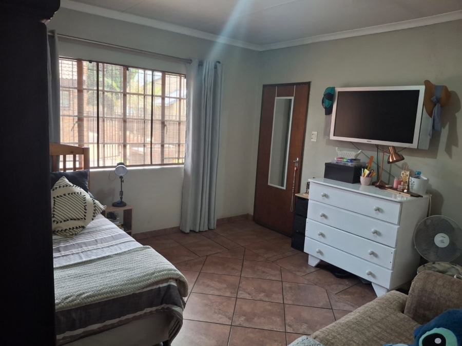 4 Bedroom Property for Sale in Brackenhurst Gauteng