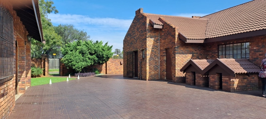 4 Bedroom Property for Sale in Brackenhurst Gauteng