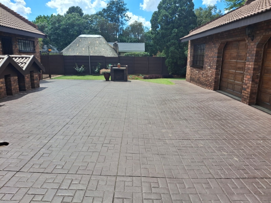 4 Bedroom Property for Sale in Brackenhurst Gauteng
