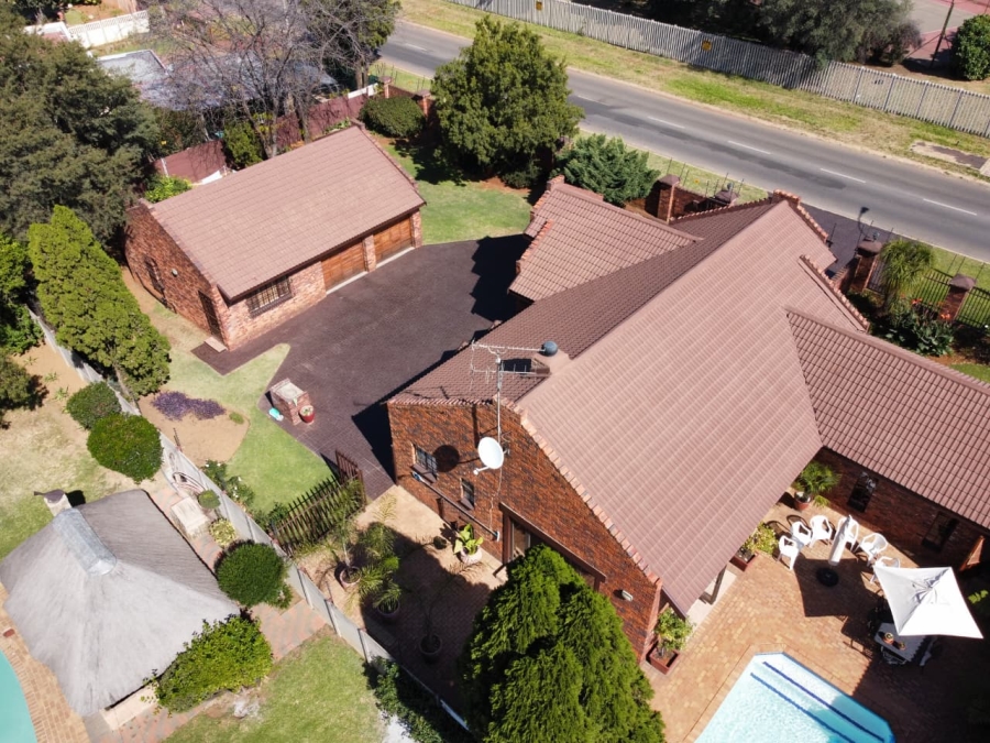 4 Bedroom Property for Sale in Brackenhurst Gauteng
