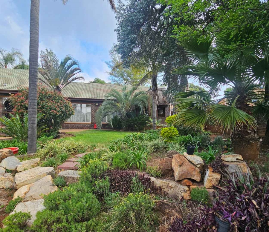 4 Bedroom Property for Sale in Rant En Dal Gauteng