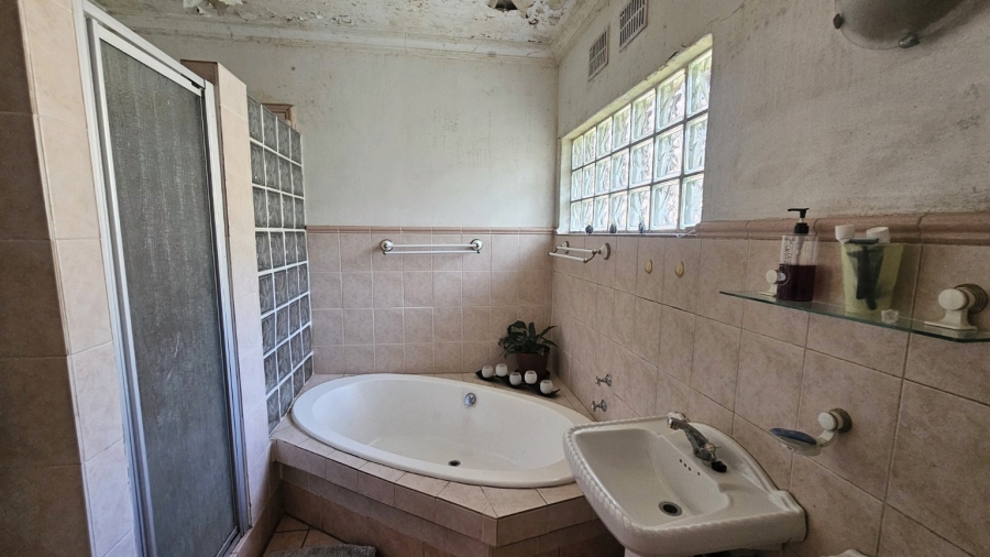 4 Bedroom Property for Sale in Rant En Dal Gauteng