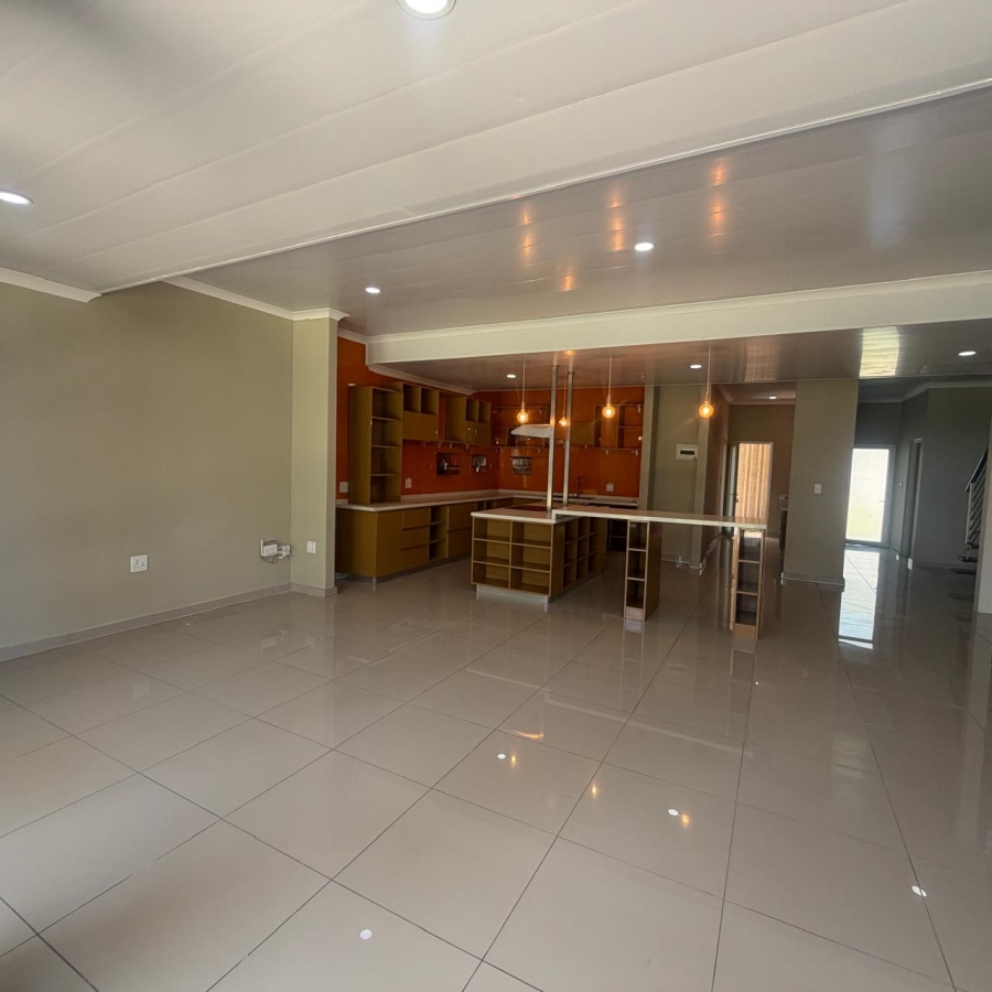 To Let 4 Bedroom Property for Rent in Morningside Manor Gauteng