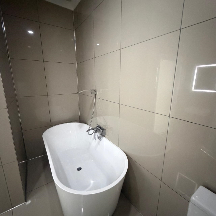 To Let 4 Bedroom Property for Rent in Morningside Manor Gauteng