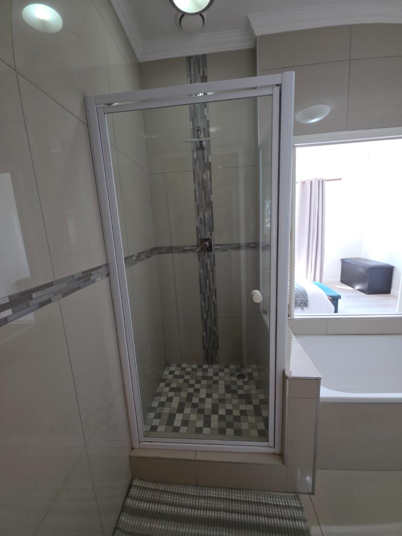 To Let 2 Bedroom Property for Rent in Rivonia Gauteng