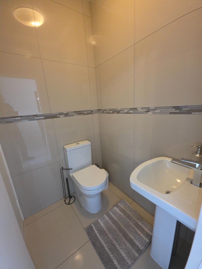 To Let 2 Bedroom Property for Rent in Rivonia Gauteng