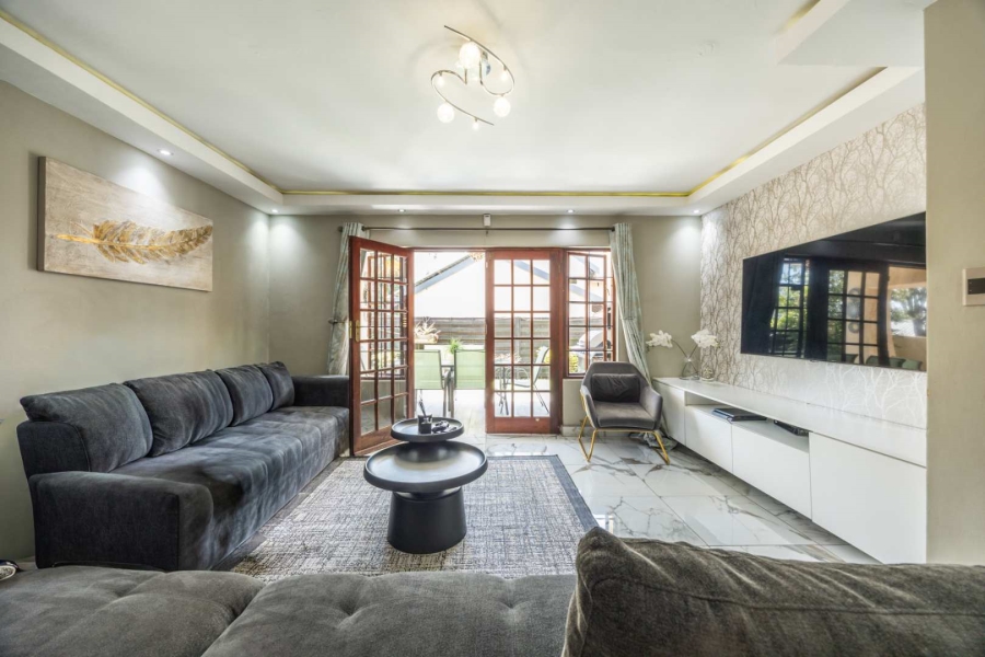 3 Bedroom Property for Sale in Equestria Gauteng