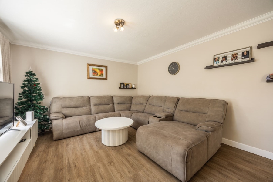 3 Bedroom Property for Sale in Equestria Gauteng
