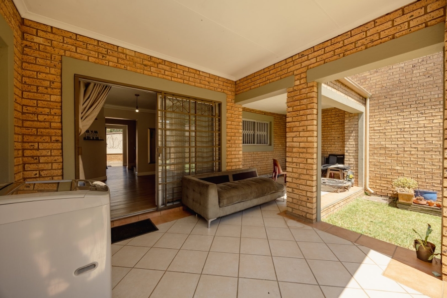 3 Bedroom Property for Sale in Equestria Gauteng