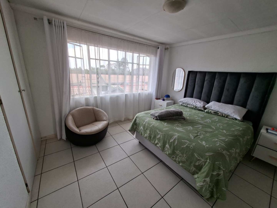 To Let 2 Bedroom Property for Rent in Weltevreden Park Gauteng