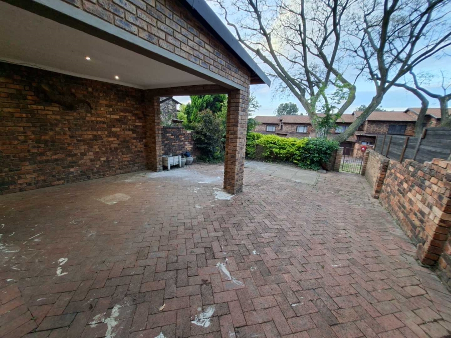 To Let 3 Bedroom Property for Rent in Randpark Ridge Gauteng