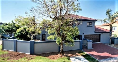3 Bedroom Property for Sale in Pinehaven Gauteng