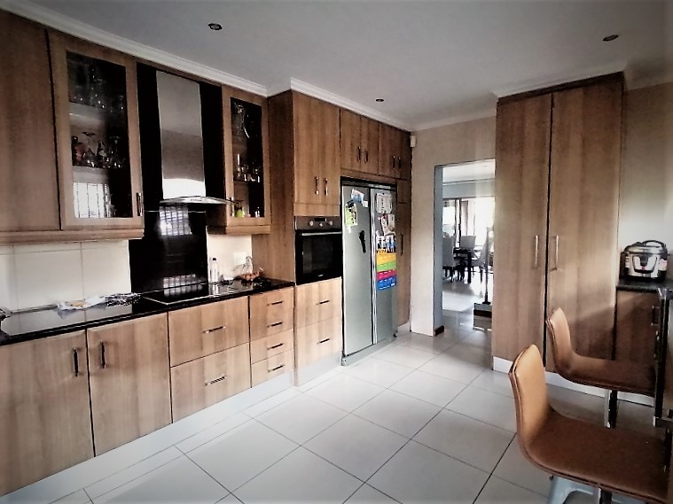 3 Bedroom Property for Sale in Pinehaven Gauteng