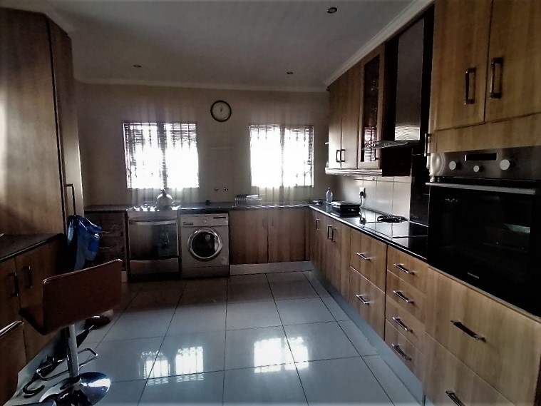 3 Bedroom Property for Sale in Pinehaven Gauteng