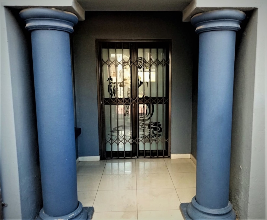 3 Bedroom Property for Sale in Pinehaven Gauteng