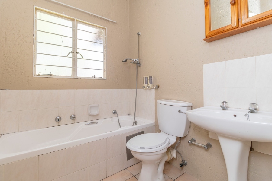 2 Bedroom Property for Sale in North Riding AH Gauteng