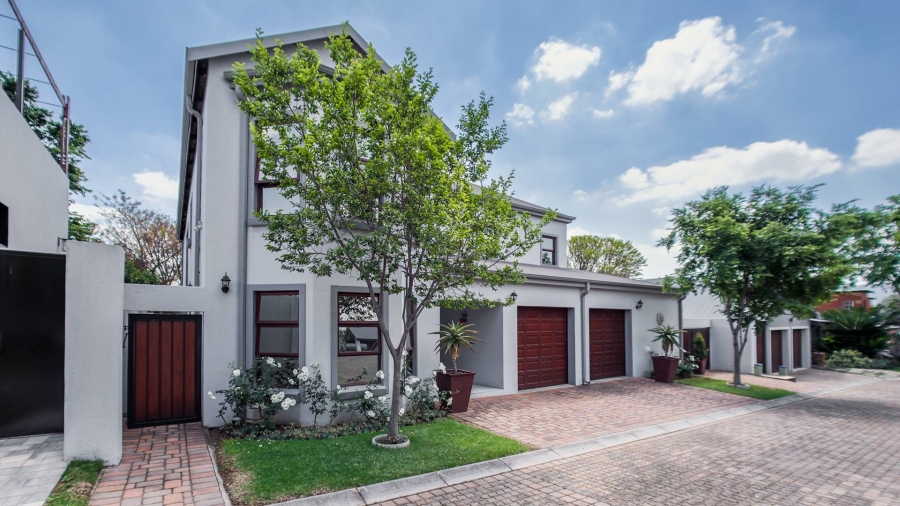 4 Bedroom Property for Sale in Heritage Hill Gauteng