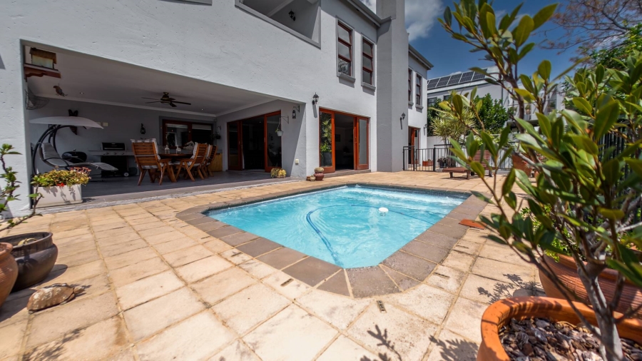 4 Bedroom Property for Sale in Heritage Hill Gauteng