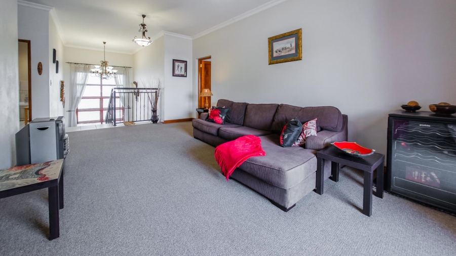 4 Bedroom Property for Sale in Heritage Hill Gauteng