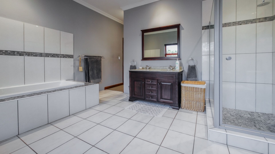 4 Bedroom Property for Sale in Heritage Hill Gauteng