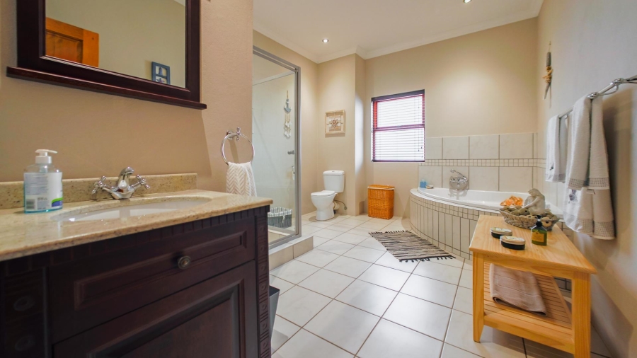 4 Bedroom Property for Sale in Heritage Hill Gauteng