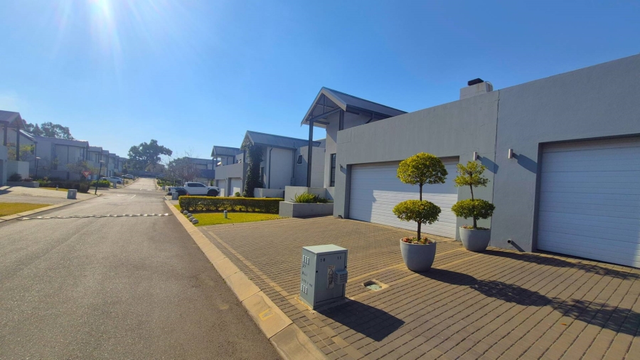 3 Bedroom Property for Sale in Broadacres Gauteng