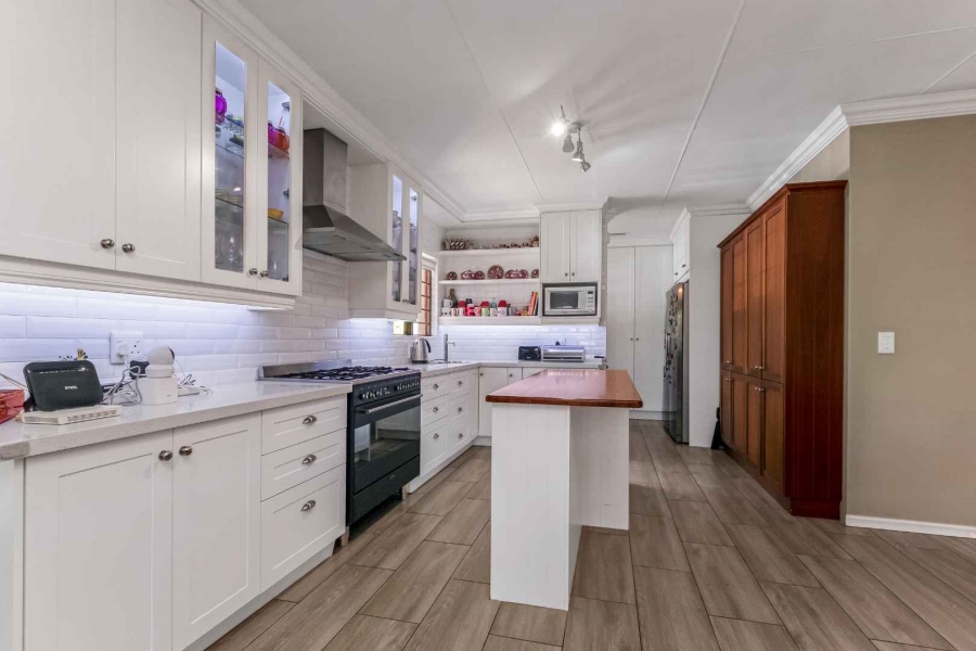 3 Bedroom Property for Sale in Beverley Gauteng