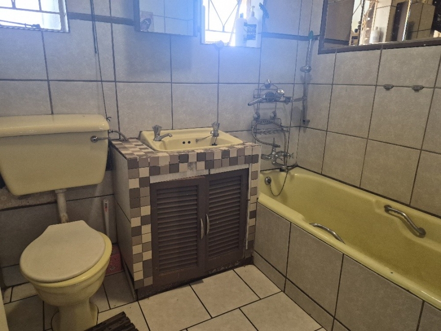 4 Bedroom Property for Sale in Beyerspark Gauteng
