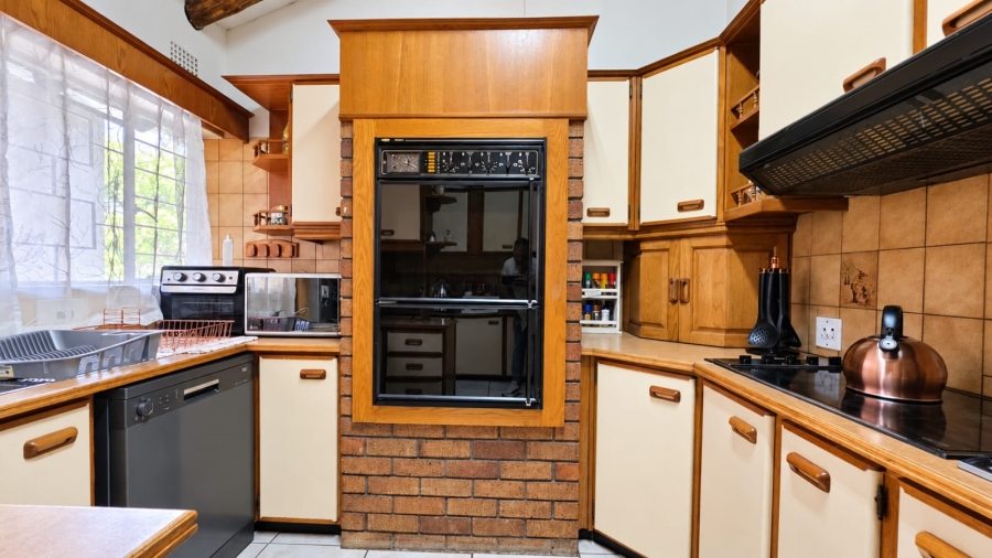 6 Bedroom Property for Sale in Randhart Gauteng