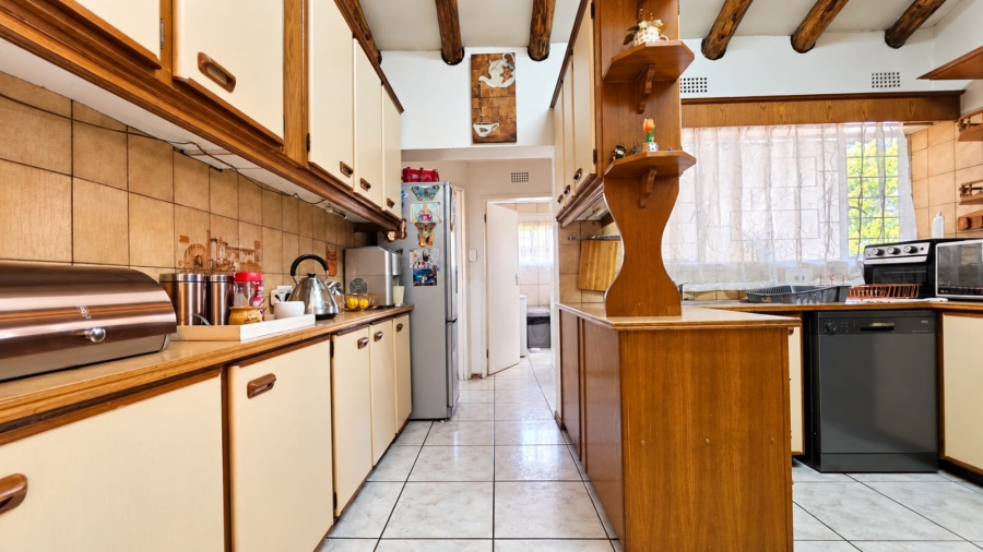 6 Bedroom Property for Sale in Randhart Gauteng