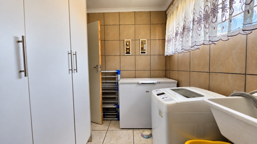 6 Bedroom Property for Sale in Randhart Gauteng