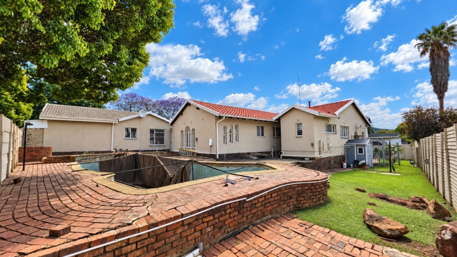 6 Bedroom Property for Sale in Randhart Gauteng