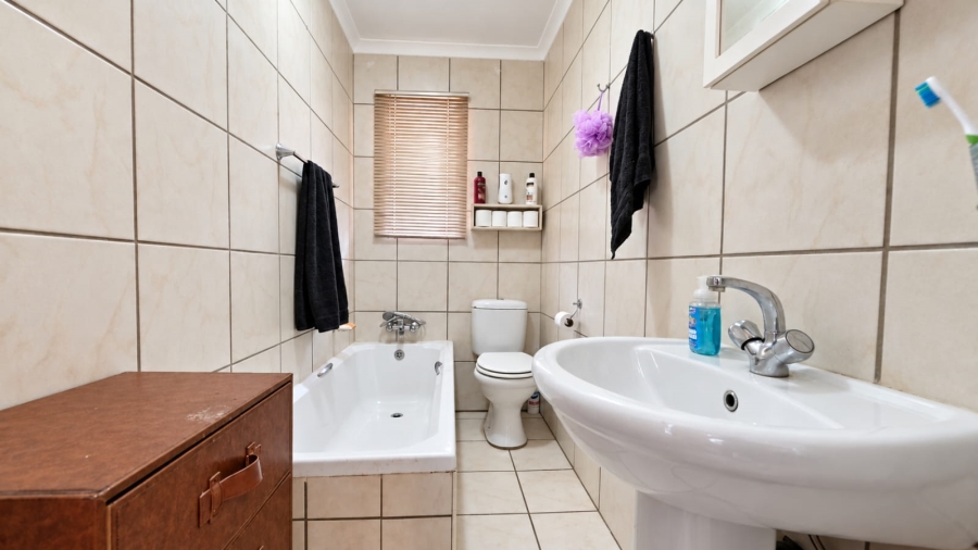 6 Bedroom Property for Sale in Randhart Gauteng