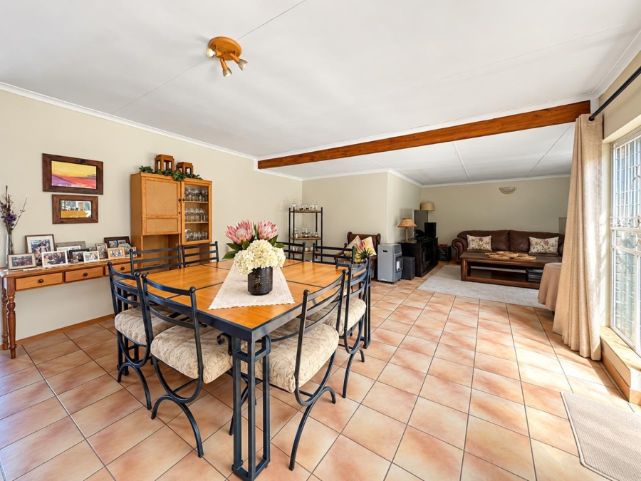 4 Bedroom Property for Sale in Garsfontein Gauteng