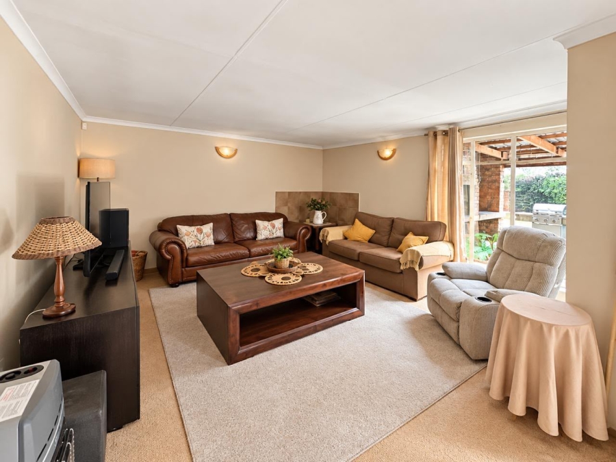 4 Bedroom Property for Sale in Garsfontein Gauteng