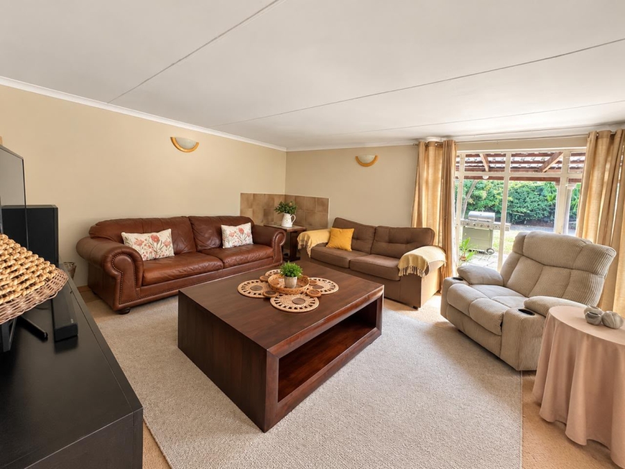 4 Bedroom Property for Sale in Garsfontein Gauteng