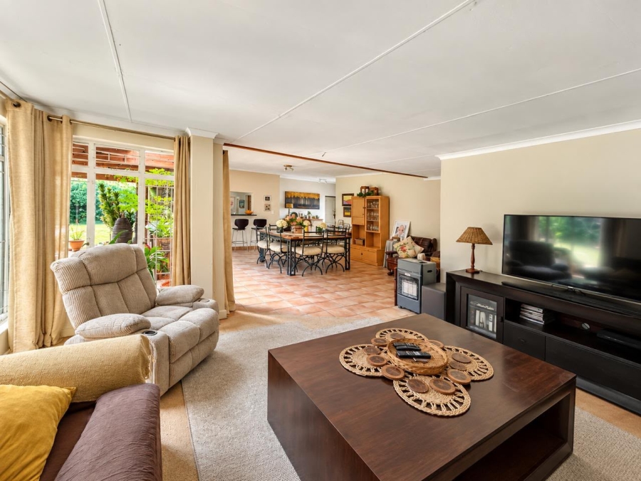 4 Bedroom Property for Sale in Garsfontein Gauteng