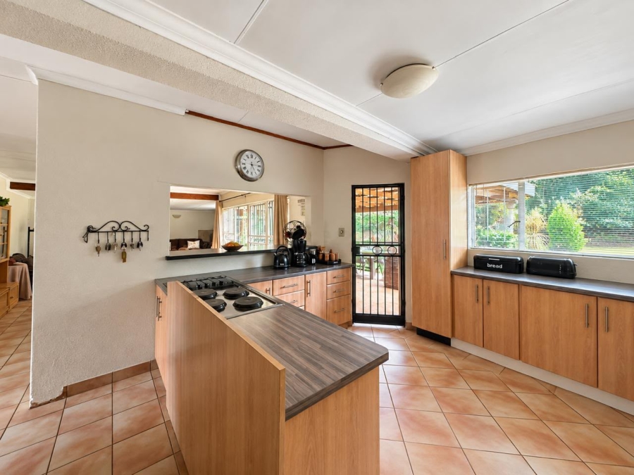 4 Bedroom Property for Sale in Garsfontein Gauteng