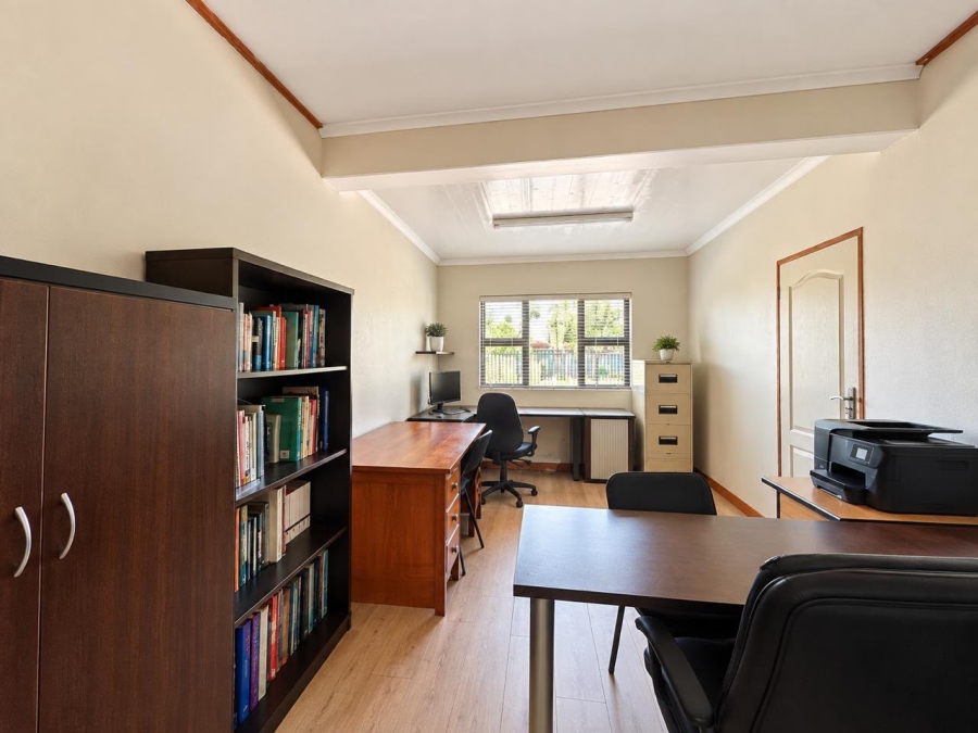 4 Bedroom Property for Sale in Garsfontein Gauteng