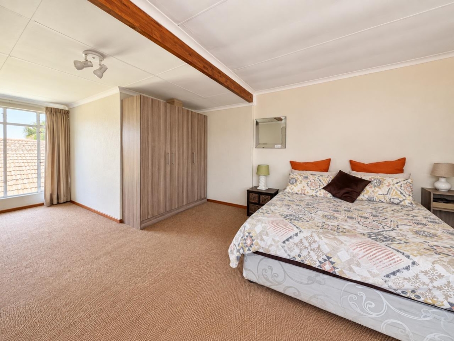4 Bedroom Property for Sale in Garsfontein Gauteng