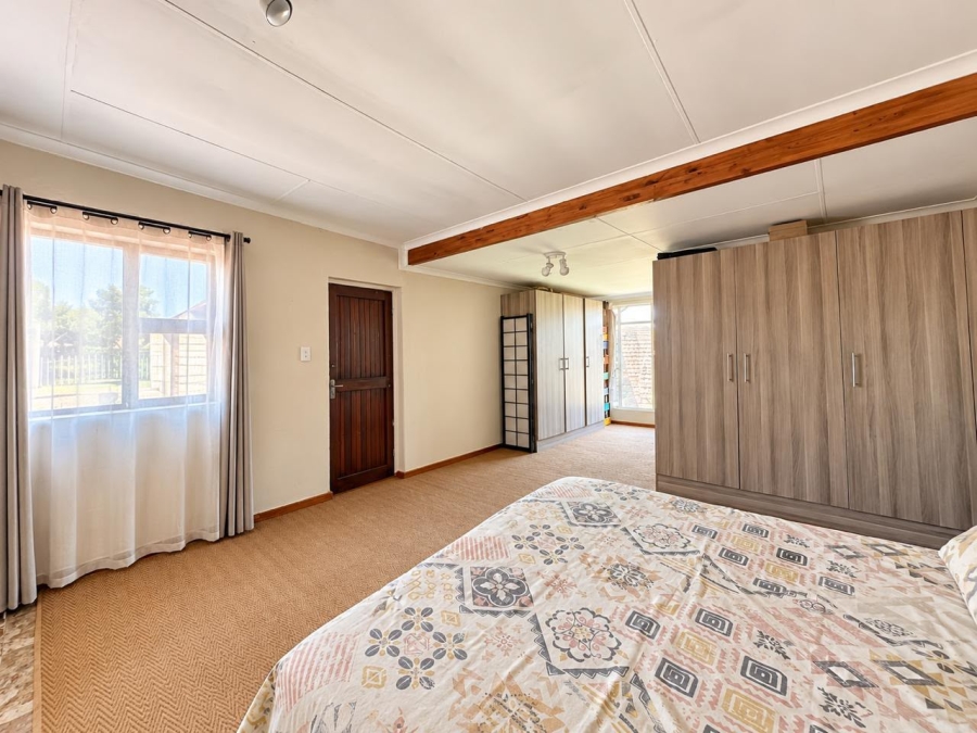 4 Bedroom Property for Sale in Garsfontein Gauteng
