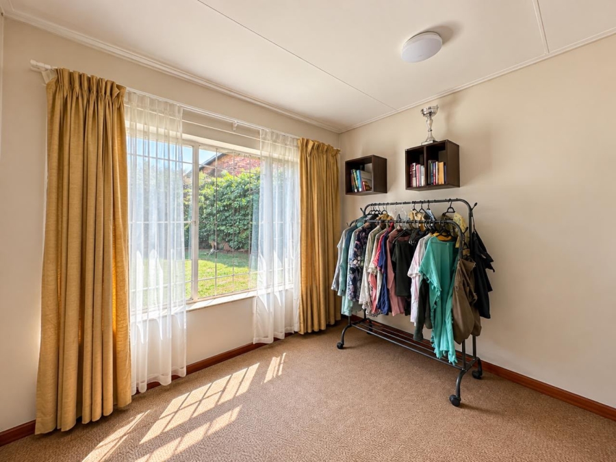 4 Bedroom Property for Sale in Garsfontein Gauteng