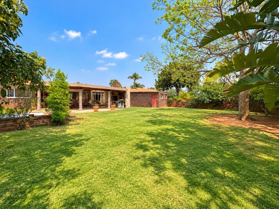 4 Bedroom Property for Sale in Garsfontein Gauteng
