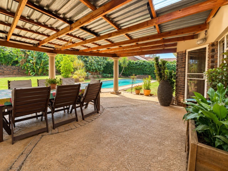 4 Bedroom Property for Sale in Garsfontein Gauteng
