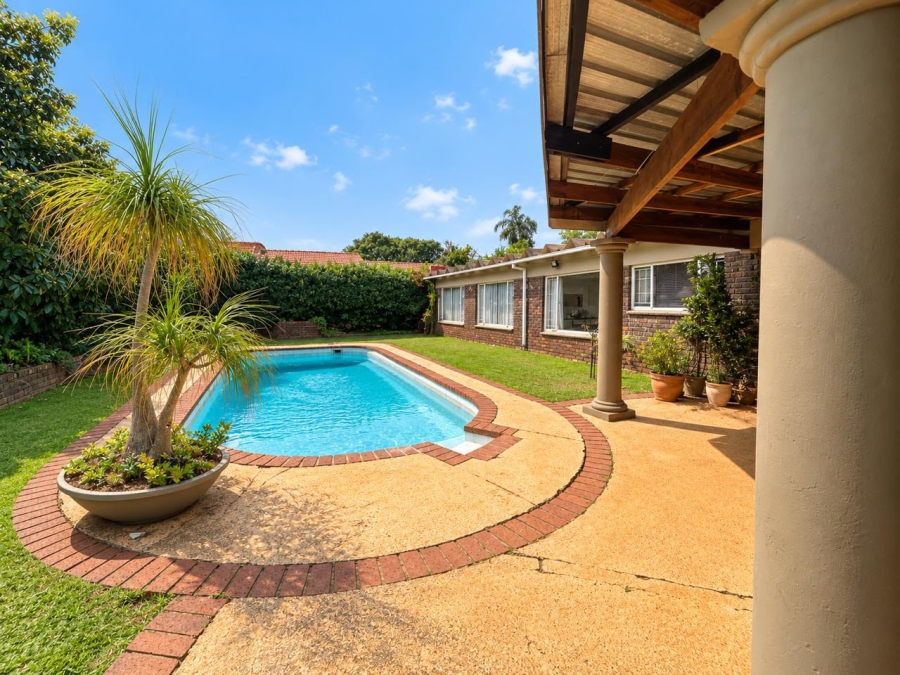 4 Bedroom Property for Sale in Garsfontein Gauteng