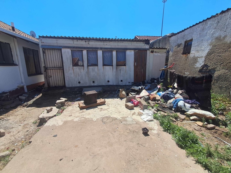 2 Bedroom Property for Sale in Motsu Gauteng