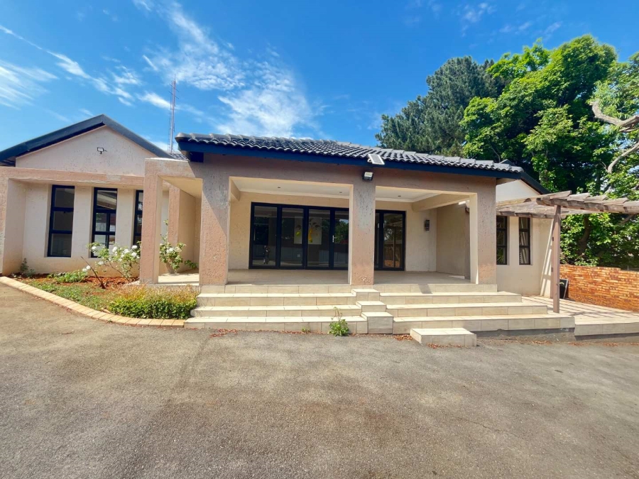 5 Bedroom Property for Sale in Roodepoort Gauteng