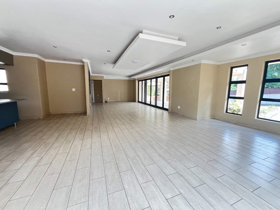5 Bedroom Property for Sale in Roodepoort Gauteng